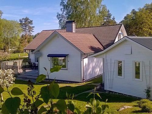 Lerum Casa | 8 person holiday home in LERUM