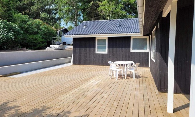 Melby Casa | 8 person holiday home in Melby