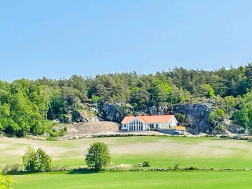 Uddevalla Municipality Casa | 8 person holiday home in UDDEVALLA-By Traum