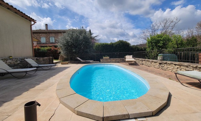 Apt Casa | 8-person house with pool and jacuzzi, 5 minutes from apt.