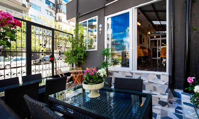 Balcova Apartamento | 8 Rooms House