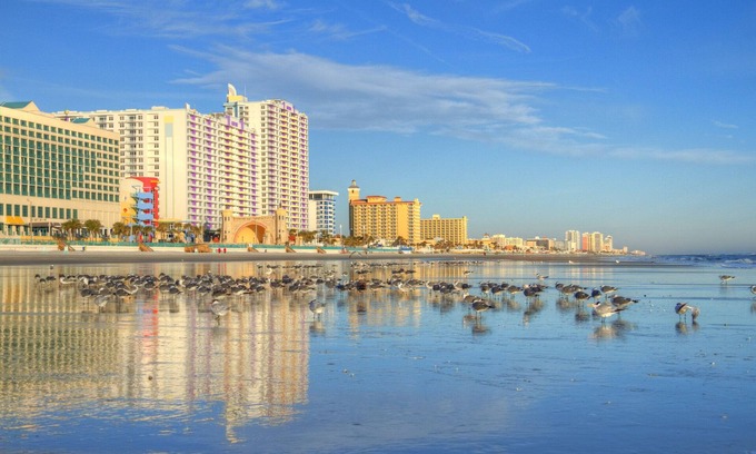 Daytona Beach Complejo | Ocean Walk Village de 80,000 pies cuadrados