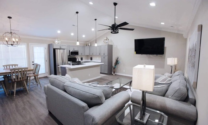 Karns Casa | 8039 Beautiful *New Construction* 20 mins to UT