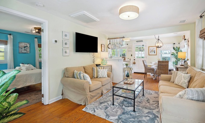 Folly Beach Casa | 817 E Ashely Ave - Pleasant Breeze