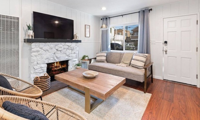 Mission Beach Cabaña | 818 Portsmouth · Newly Remodeled Between Bay & Beach *Parking*Patio