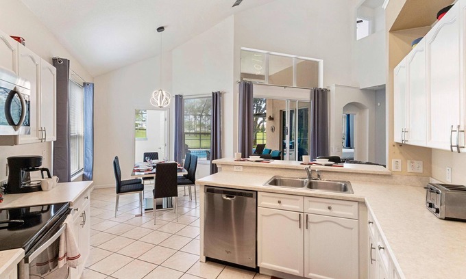 Windsor Palms Cabaña | 8213 Fan Palm Way
