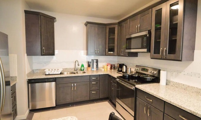Paradise Valley Apartamento | 8402 - Spacious Apartment with A/C & Elevator near SFO