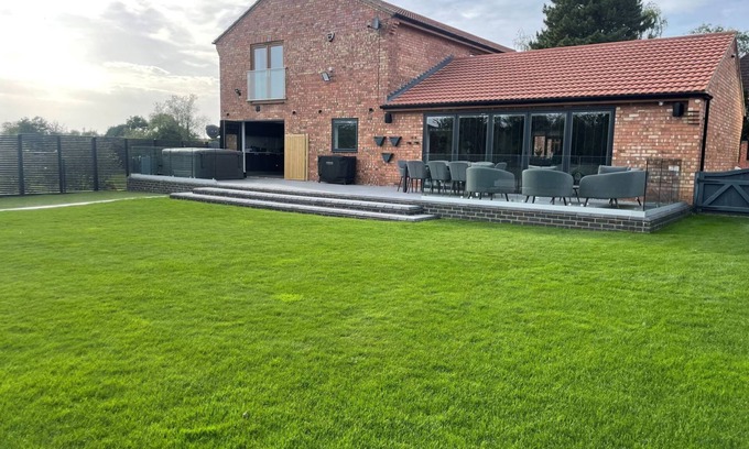 Desborough Cabaña | 85A BRAYBROOKE ROAD, family friendly, with hot tub in Desborough