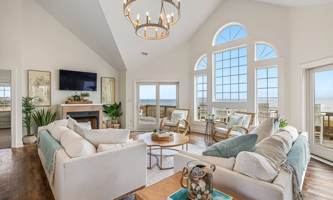 Frisco Casa | 8BR Oceanfront in OBX w/ Heated Pool & Hot Tub!