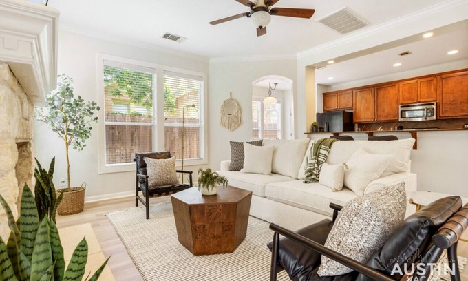 Westfield Apartamento | Perfect Central Location + Free Prkg and Cozy Beds