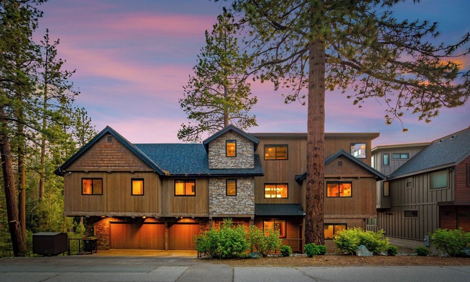 Al Tahoe Casa | 9 bedroom Luxury Villa by the lake with Indoor Pool
