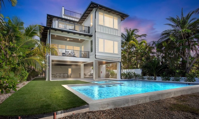 Saint Armands Key Casa | 9-Bedroom Waterfront Getaway, Steps from Lido Key Beach and St. Armands Circle!