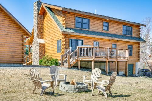 Carroll Casa | 9 Mi to Bretton Woods Carroll Log Cabin with Deck