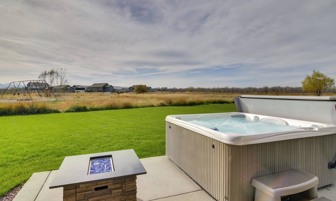 Four Corners Casa | 9 Mi to Downtown: Bozeman Vacation Home w/ Hot Tub