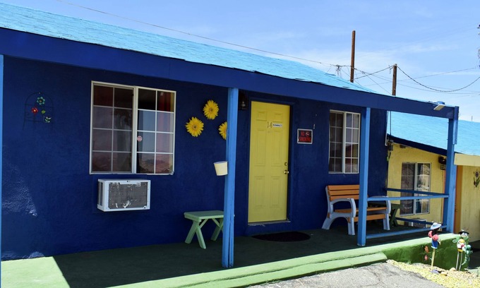 Twentynine Palms Hotel | 9 Palms Inn