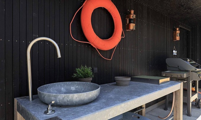Vestero Havn Casa | 9 person holiday home in Læsø