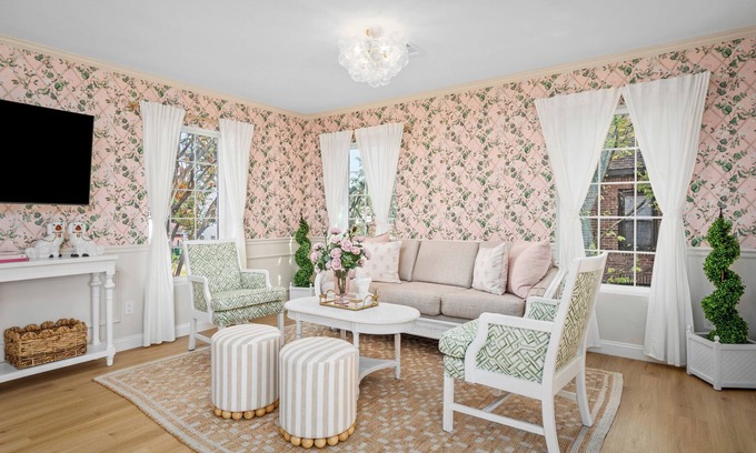 MacGregor Casa | Heated Pool & Spa / 6BR, All Private Baths / Gated 3 Car PKG