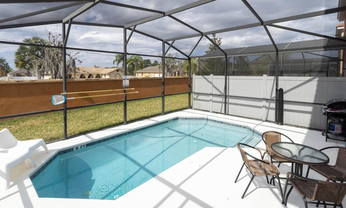 Bellavida Casa | 4 dormitorios, 2 suites, PISCINA, gratis, WiFi y estacionamiento Bellavida