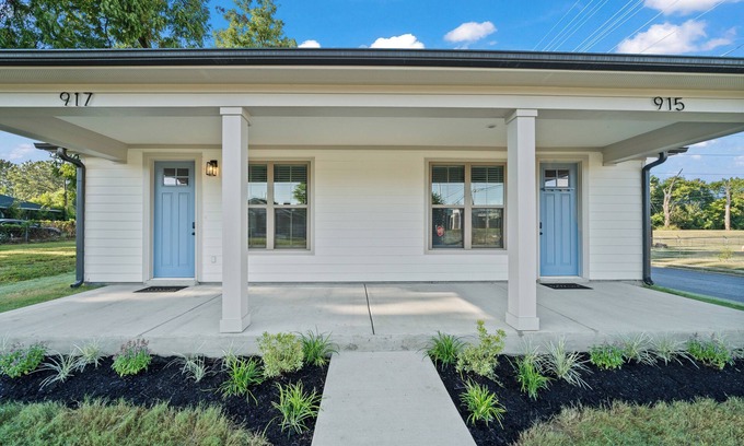 Downtown Memphis Casa | 915 & 917 Galloway