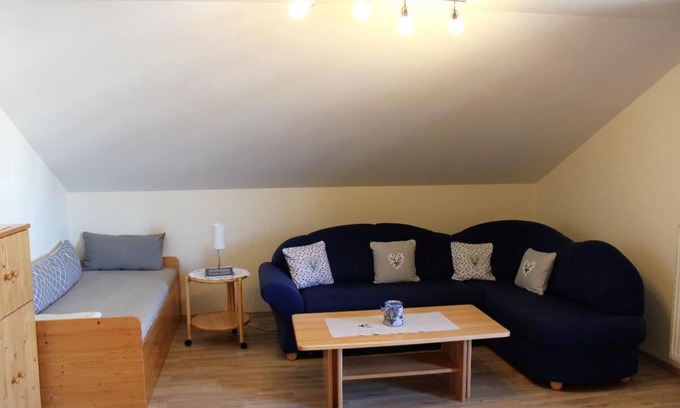 St. Oswald Apartamento | Casa de vacaciones de 95 m2 con balcón amueblado y Wi-Fi.