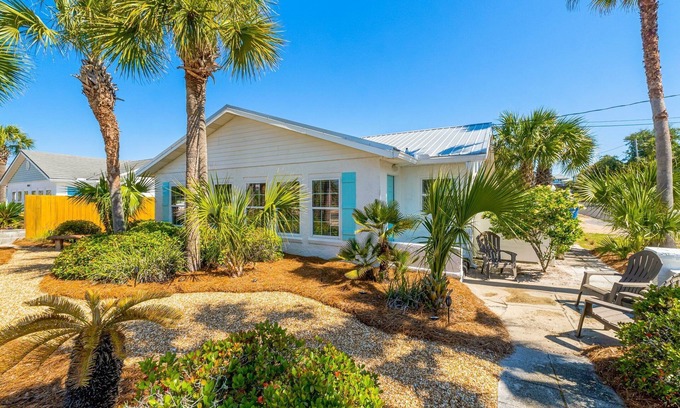 Laguna Beach Estates Casa | $775!! August 8-23! Quiet Laguna Beach! Directly Across Street-30' to Perfect Beach Access #83