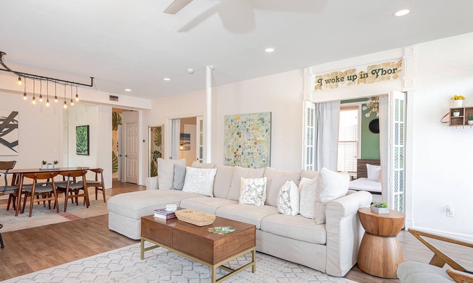 East Ybor Apartamento | $99/Night Location! Ybor City Gem Sleeps 6