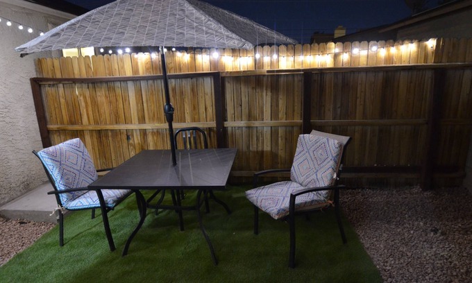 Paradise Valley Apartamento | 9min to the airport washer & dryer, kitchen, outdoor BBQ. Sleeps 4