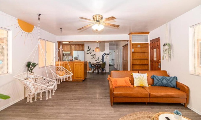 South Redlands Casa | 9min to Univ of Redlands Spacious Boho Home 5min to Downtown DISCOUNTS