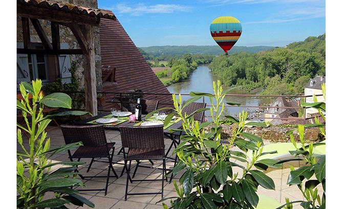 Beynac-et-Cazenac Casa | Una casa de piedra del siglo XVI, con jardín panorámico en Beynac