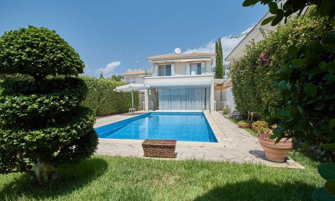 Pegeia Casa | Villa para 6 personas cerca de la playa y de la calle principal de Coral Bay!