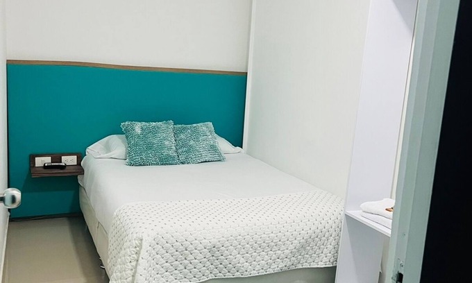 Ricaurte Villa | Villa moderna con Piscina en Ricaurte para 60 personas