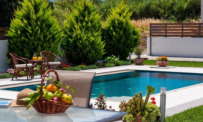 Gerani Villa | Villa de 4 dormitorios con piscina privada, a 1500 metros de la playa de arena.