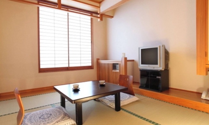 Matsumoto Hotel | A 6tatami Japanesestyle room with a view of the / Matsumoto Nagano