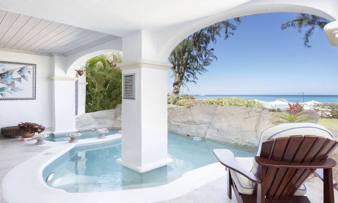 Durants Apartamento | A beachfront apartment with a private plunge pool & direct access to the beach
