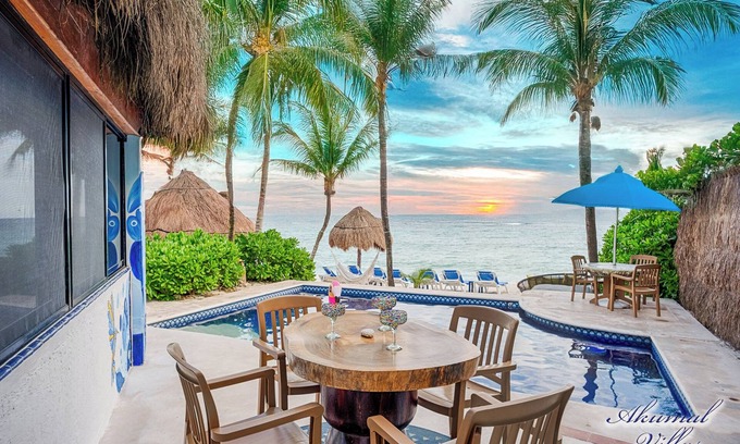 Akumal Villa | Pon tus dedos en el agua! ¡Relájate en una hermosa playa de arena en Akumal!