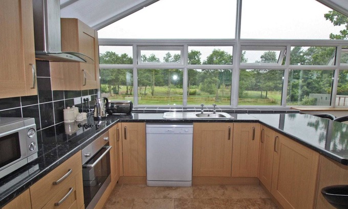 Peterston-Super-Ely Cabaña | 2 bedroom accommodation in Peterston-Super-Ely, Cardiff