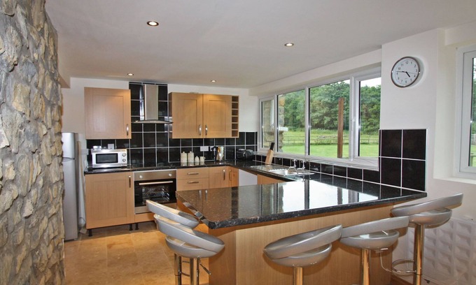 Peterston-Super-Ely Cabaña | 2 bedroom accommodation in Peterston-Super-Ely, Cardiff