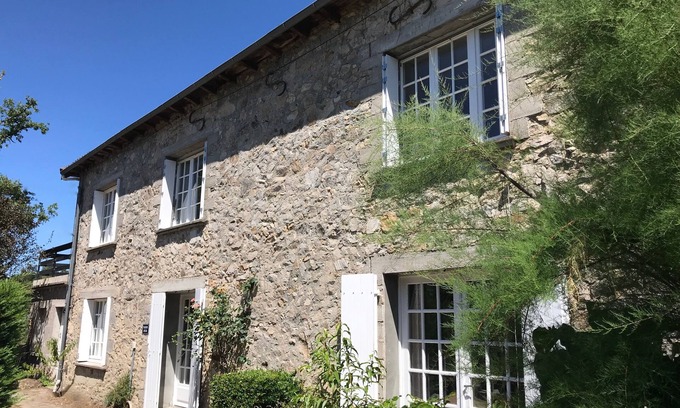 Lunac Otro | Una hermosa casa de campo francesa con piscina y vistas impresionantes.