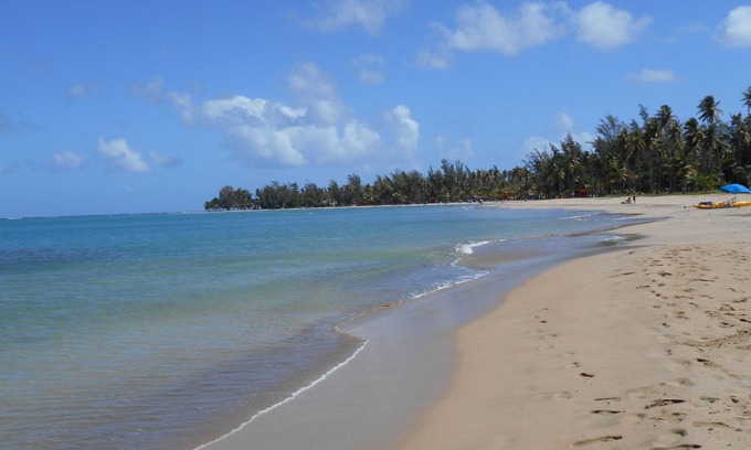 Luquillo Casa | Una hermosa casa ubicada cerca de las playas, selva tropical, golf y mucho más!
