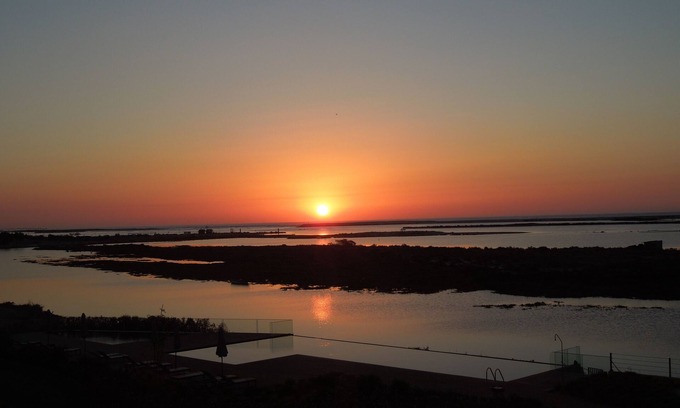 Fuseta Apartamento | A beautiful one bedroom apartment - right on the waterfront in the Ria Formosa.