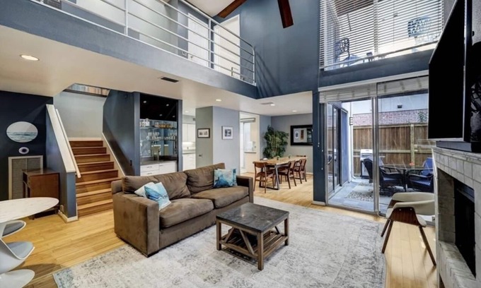 Houston Casa | A beautiful spacious home in the heart of Houston