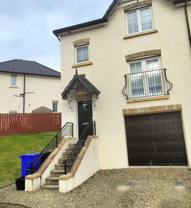 Newtownards Casa | A beautiful Town home