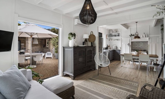 Waiheke Island Cabaña | A beautifully decorated 3 bedroom home featuring a private outdoor terrace.
