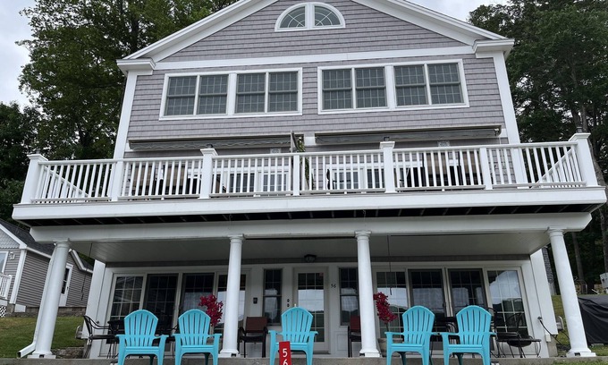 Alton Bay Casa | A Beautifully maintained home right in the heart of Alton Bay.