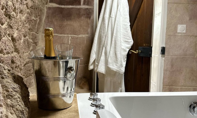 Pierrefonds Casa | A break between forest and castle
