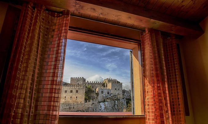 Caccamo Casa | Casa de vacaciones en el centro histórico con vistas al castillo.