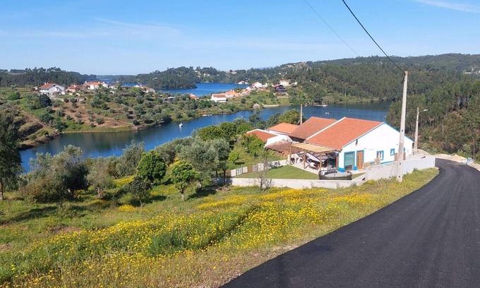 Abrantes Cabaña | A Carpinteira Lake House - An authentic Portuguese country house by the lake!