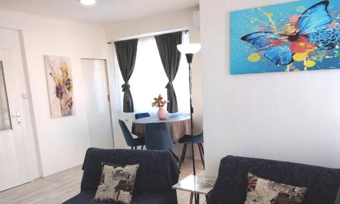 Bitola Apartamento | A clean and comfortable apartment with private parking and balcony.