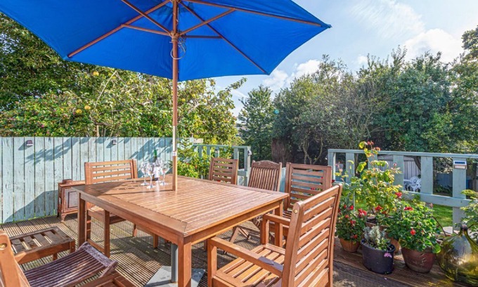 Cemaes Bay Casa | A coastal property that sleeps 8 guests in 4 bedrooms