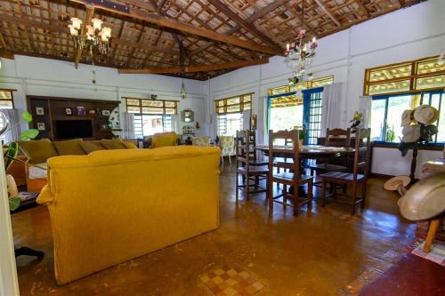 Taubate Casa | A Colina Maria Jordão